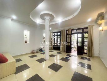 Cheap villa at C2 Ciputra for rent (5)