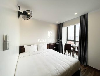 Classic studio for rent on Lac Long Quan street, Tay Ho, Hanoi (2)
