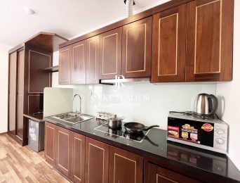 Classic studio for rent on Lac Long Quan street, Tay Ho, Hanoi (3)