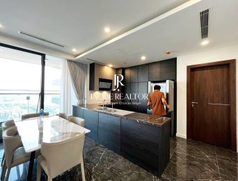 Classy 3-bedroom 141-SQM apartment at Sunshine Golden River for rent (5)