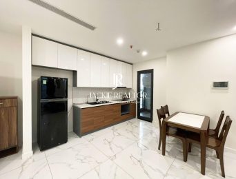 Classy 3-bedroom apartment at Sunshine City for rent (3)