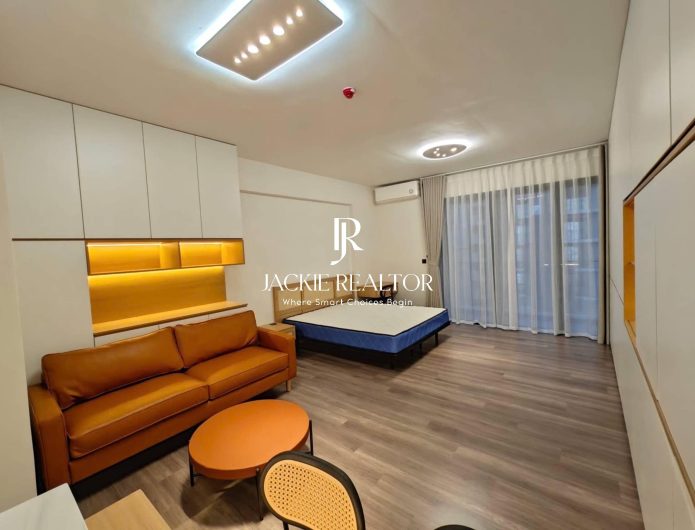 Colorful studio for rent at Heritage Westlake, Tay Ho, Hanoi (1)