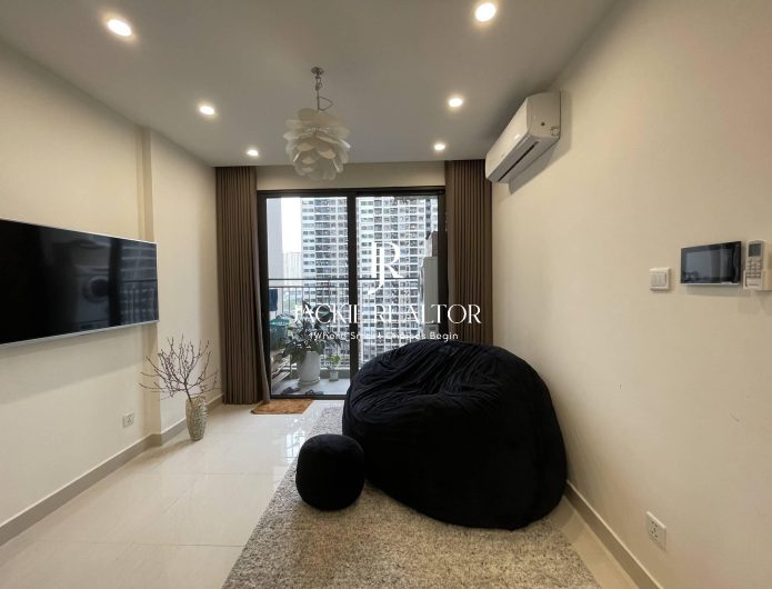 Comfortable 1-bedroom apartment in Vinhomes Smart City for rent (1)