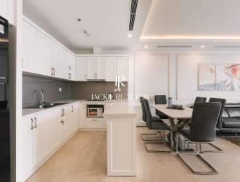 Comfortable 3-bedroom apartment for rent at 59 Xuan Dieu (5)