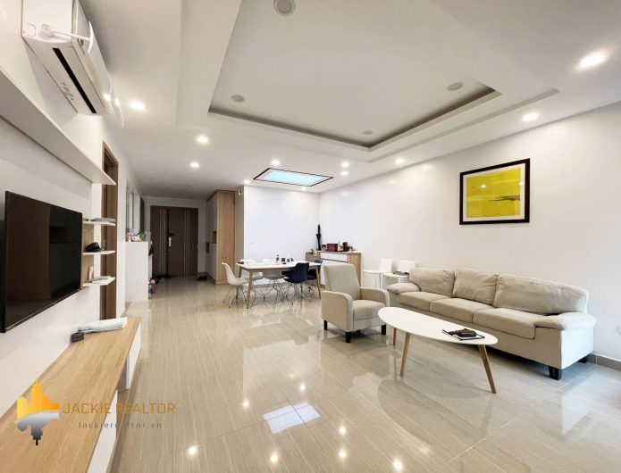 Comfortable apartment for rent in L4 Ciputra, close to golf course (1)