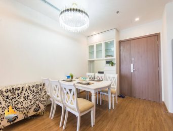 Cool light-filled M3 Vinhomes Metropolis apartment for rent (13)