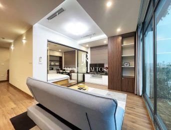 Cozy 1-bedroom apartment with lake view for rent at Tran Vu, Truc Bach, Ba Dinh (3)