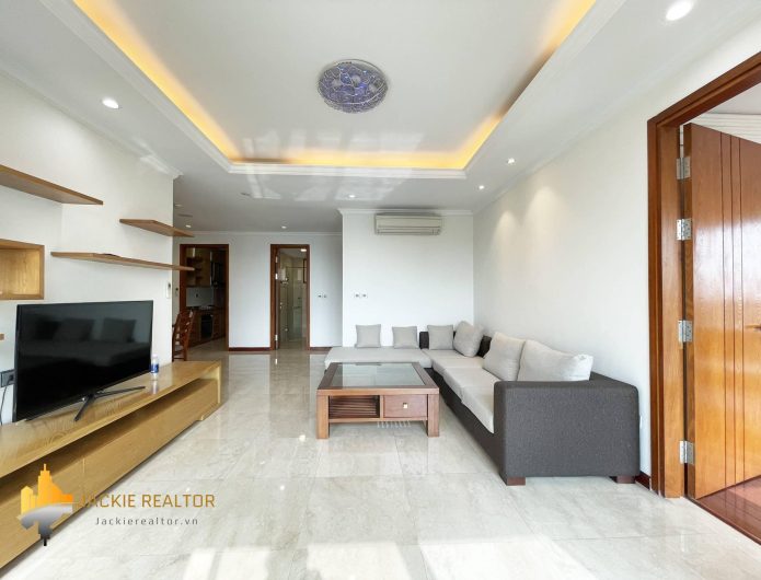 Cozy 153m2 apartment to rent in The Link Ciputra L1 building (1)