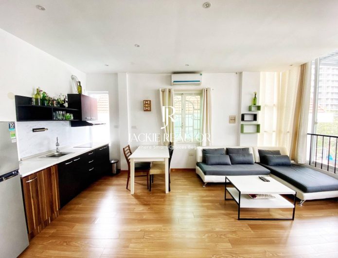 Cozy 1BD serviced apartment in Dang Thai Mai, Tay Ho for rent (1)