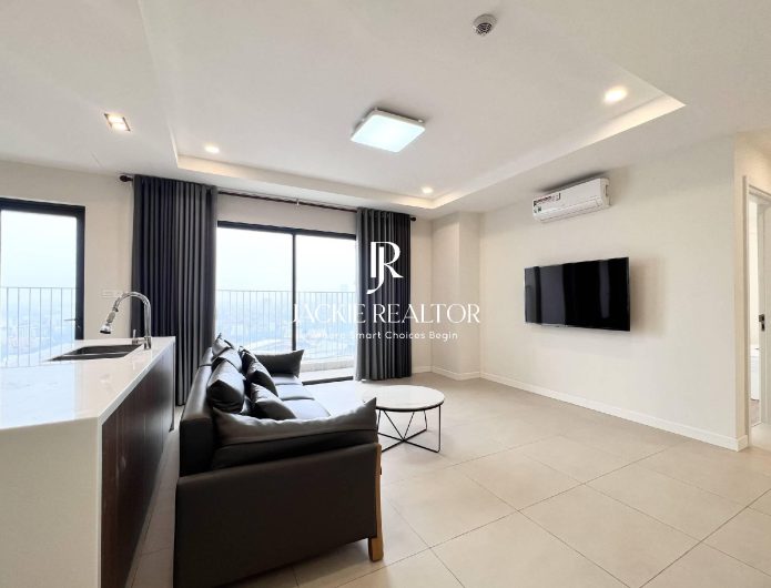 Dandy lake-view 3-bedroom apartment at Kosmo for rent (1)