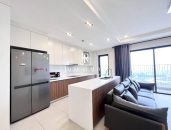 Dandy lake-view 3-bedroom apartment at Kosmo for rent (2)