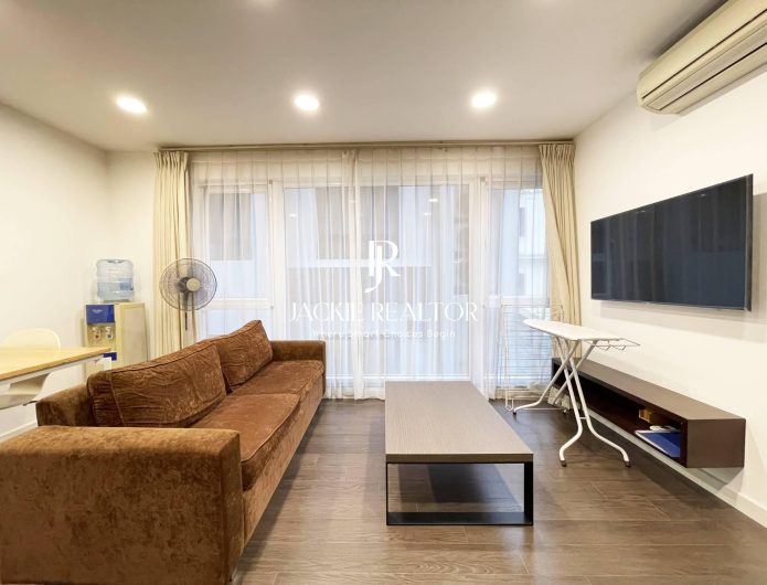 Deluxe 1 bedroom in To Ngoc Van, Westlake Hanoi for rent (1)