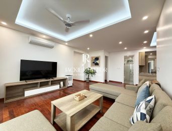 Deluxe 3BDs apartment in E4 Ciputra for rent (2)