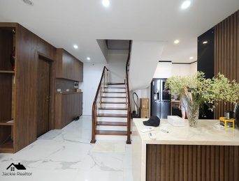 Desirable Duplex Apartment For Rent In Sunshine City Hanoi (4)