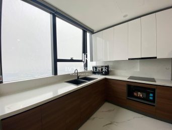 Duplex apartment at Sunshine City overlooking the beautiful Ciputra golf course for rent (4)
