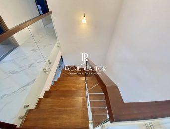Duplex apartment at Sunshine City overlooking the beautiful Ciputra golf course for rent (5)