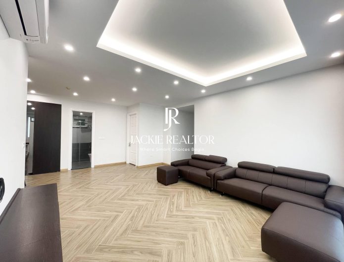 E4 E5 Ciputra Luxurious 154SQM apartment for rent (1)