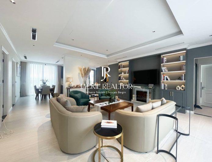 Elegant 4-bedroom apartment for rent in To Ngoc Van (1)