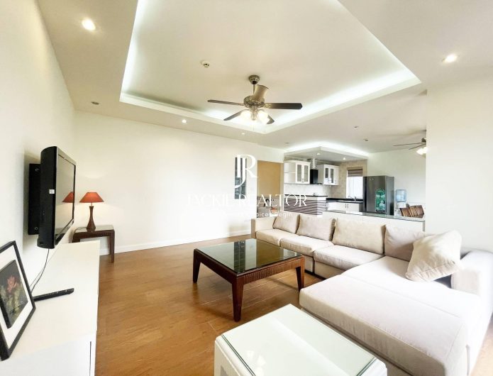 Elegant lakeview apartment for rent in To Ngoc Van Street, Tay Ho District (1)
