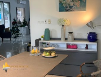 Elegant villa in Vinhomes Riverside Hoa Sua block, Long Bien for rent (5)