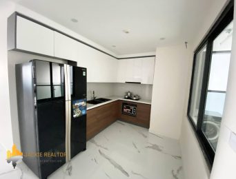 Enormous Tower A Sunshine Center apartment on the 26th floor for rent (3)