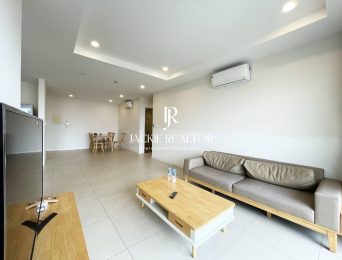 Excellent 3-bedroom transferred apartment at Kosmo Tay Ho (4)