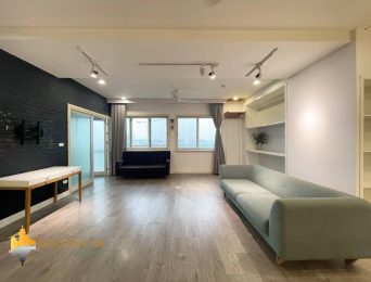 Excellent renovated apartment in E1 Ciputra for rent (3)