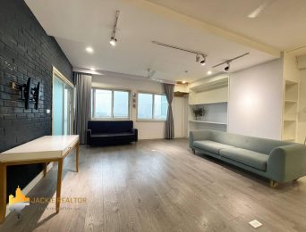 Excellent renovated apartment in E1 Ciputra for rent (4)