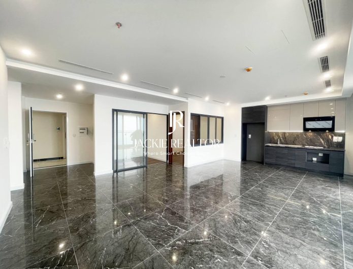 Exclusive apartment for rent 3 bedrooms at Sunshine Golden River (1)