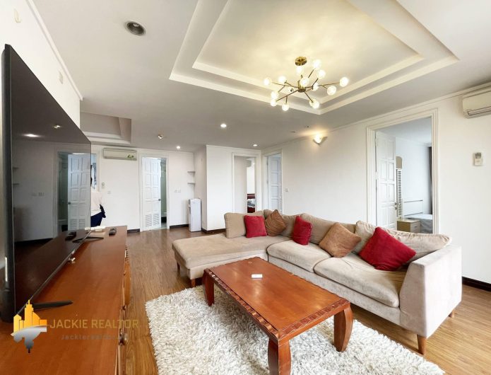 Exquisite 4-bedroom apartment in G2 G3 Ciputra for rent (1)