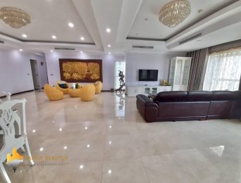 Extraordinary 4BRs apartment for rent in L1 - L2 Ciputra (3)