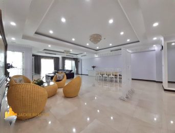 Extraordinary 4BRs apartment for rent in L1 - L2 Ciputra (4)