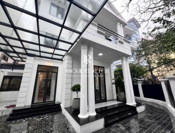 Extremely large garden villa for rent at G6 Ciputra (2)