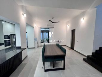 Extremely large garden villa for rent at G6 Ciputra (4)