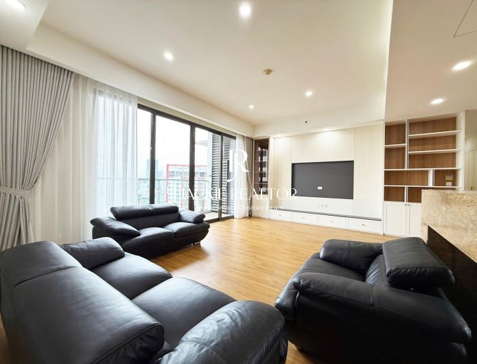 Extremely wide 4-bedroom apartment in IPH for rent (1)