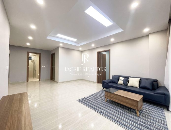 Fantastic 154sqm 3BDs apartment for rent in L5 Ciputra (1)