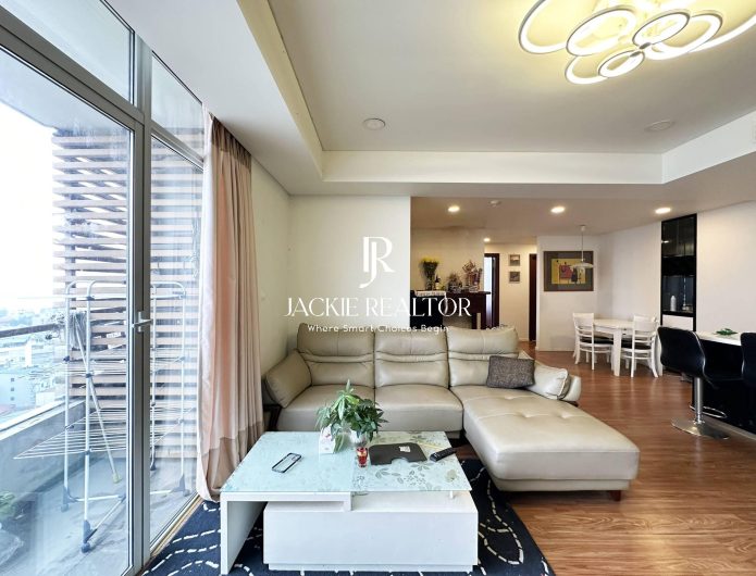 Fantastic lake-view 3 bedrooms in Watermark for rent (1)