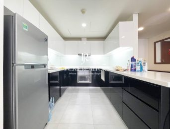 Fully furnished 2BDs apartment for rent at Watermark with very cheap price (4)