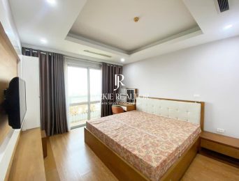 Fully furnished 3-bedroom apartment at E1 Ciputra for rent (4)