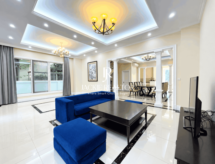 Fully furnished 330-SQM detached villa in Vinhomes Riverside for rent (1)