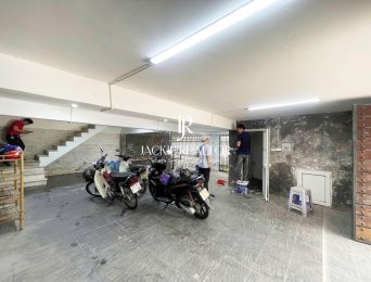 Fully furnished 3BRs house for rent on Dang Thai Mai Street, Tay Ho Westlake (3)