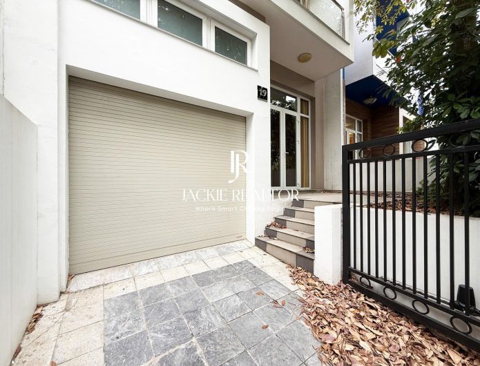 Fully furnished 5-bedroom villa for rent at K2 Ciputra (1)