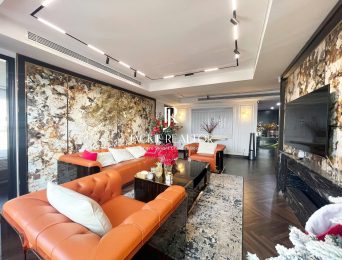 Glamorous 3-bedroom apartment for rent at E1 Ciputra (2)