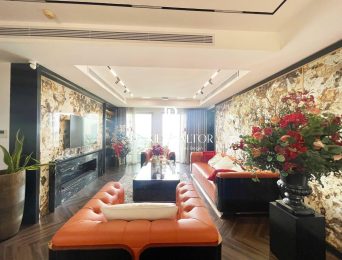 Glamorous 3-bedroom apartment for rent at E1 Ciputra (4)