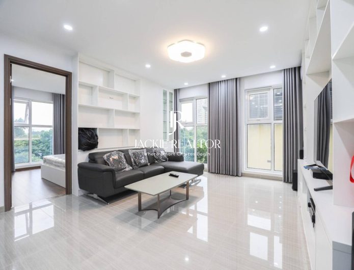 Glorious 3BDs154sqm apartment in L3 Ciputra for rent (1)