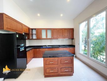 Good 225sq.m villa for rent in Vinhomes Riverside Hoa Sua (5)