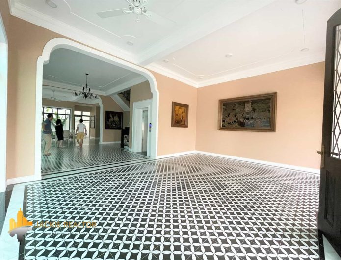 Good business shophouse for rent at Vinhomes The Harmony (1)