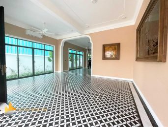 Good business shophouse for rent at Vinhomes The Harmony (3)