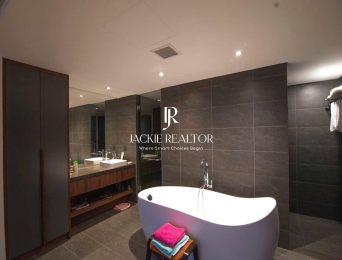 Grand 2-bedroom Queen apartment for rent at Pentstudio (4)