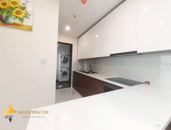 Great 3BRs golf view apartment in Sunshine City for rent (3)